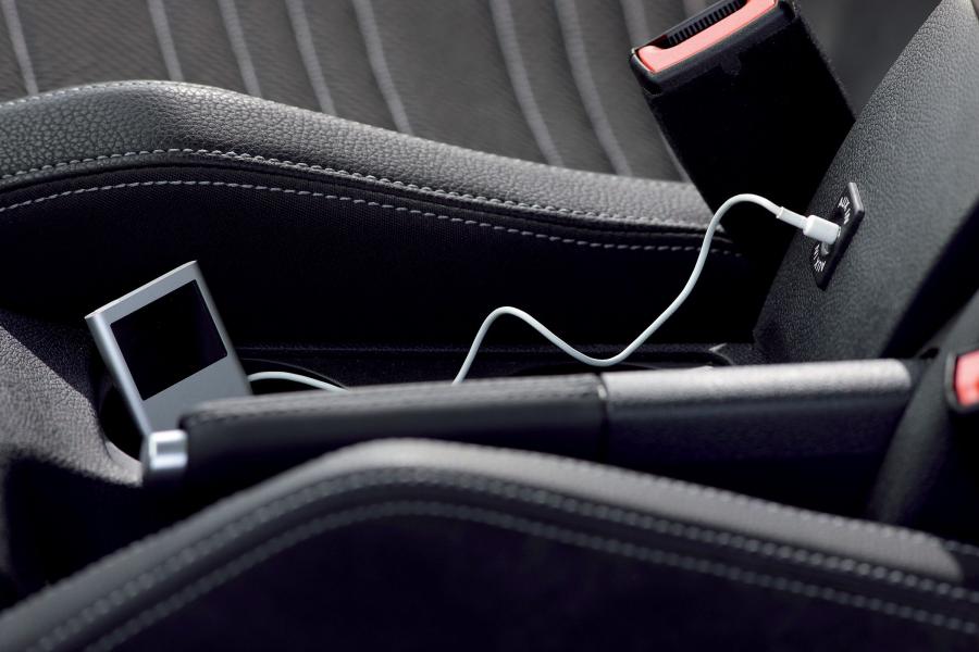  Volkswagen Scirocco 2008 года  (фото 15 из 143)